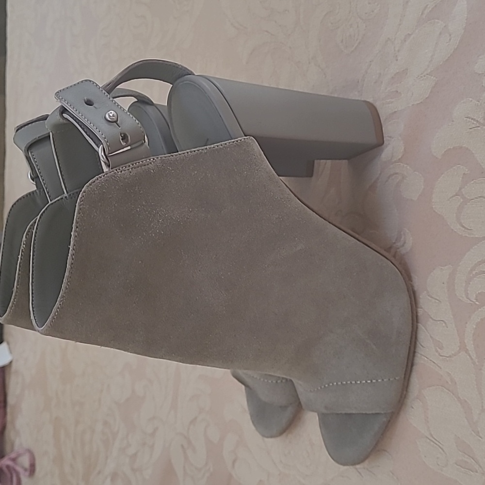 WOMENS TAN LEATHER/SUEDE VINCE HEELS BOOTIES SIZE 8